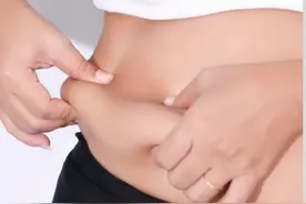 狂健身肚子还是瘦不下来？肚子大怎么减掉大肚子？图片