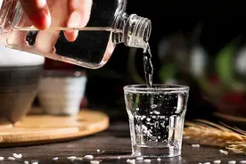 内蒙古十二个盟市最具代表的白酒，你都喝过吗？图片