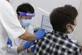 日本牙医支援打疫苗工作，上岗首日竟给民众注射空气！东京奥运会确定不延期，但日本的防疫能让人放心吗？图片