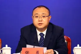 深圳多名官员履新，一市委常委跨市任职图片