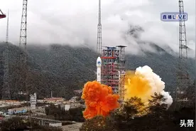 北斗卫星不是东风导弹，一路东飞台湾岛，钓鱼岛，塞班岛，关岛图片