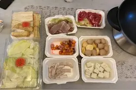 越南饭店疫情期趁机宰客，一份火锅外卖收费达170万盾，网友曝光图片