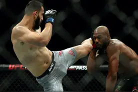 UFC最无敌的霸主骨头惨遭连续暴击，结果引发大争议图片