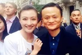 被马云骗14年，最终成为，从前台走出来的“亿万富姐”图片