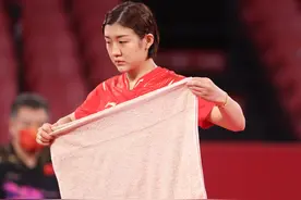 陈梦迎来奥运“首秀”，4比0横扫瑞士选手晋级女单16强图片