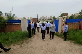 营口市公安局江河流域分局联合多方执法 盗采地下水企业被勒停图片