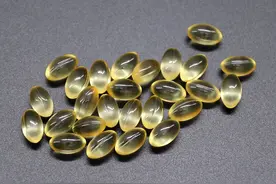 维生素E涂抹在皮包上，作用真棒，有人还不懂，看了回家试试图片