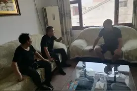 轵城二中慰问老党员图片