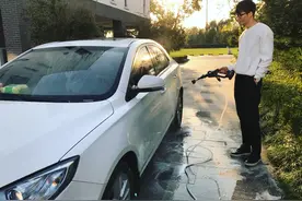 费劲巴拉排队洗车？是时候看看这个了图片