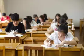 大学里挂科率超高的3个专业，内容繁琐且复杂，学生：补考更难过图片