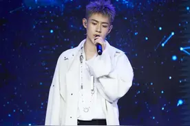 彭楚粤的娱乐圈救赎文让人心酸！不过是对现实的妥协图片