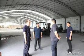 河南省洛阳市宜阳县人民检察院检察长卢致远深入企业开展“万人助万企”活动图片