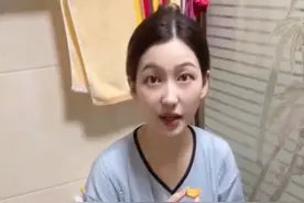 广东一孕妇躲在厕所吃月饼，不料老公突击却发现是在偷吃辣条图片