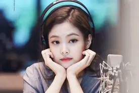 韩国女星Jennie金智妮 爱豆们最爱听她哪些歌曲欢迎评论留言关注图片