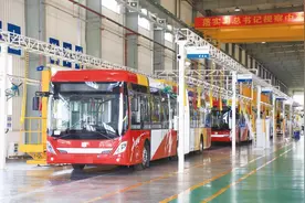 中车时代电汽研制的5G版公交“巴客龙”交付广州图片