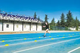 冯璐璐：百米“女飞人” 地道陕北娃图片
