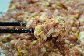 饺子馅好吃有秘诀，教你饭店不外传的配方，肉馅鲜嫩多汁无腥味！图片