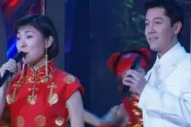因一首歌爆红，嫁豪门却遭背叛，离婚后瘫痪在床，如今站起复出图片