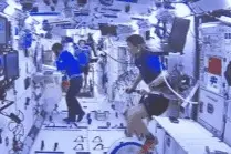 独家视频来了！在轨“满月”三名航天员都在干吗？图片