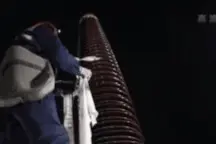新春走基层丨检修电缆、紧固螺栓……高铁电工“七仙女”寒夜保安全图片