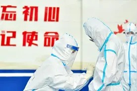 致敬医师节！我国每千人口医师数达到2.9人图片
