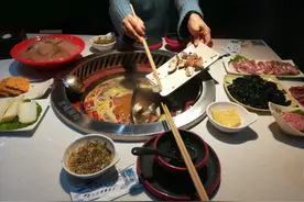 5味中的辣其实是痛觉，吃辣让人愉悦上瘾，同时健康又燃脂。图片
