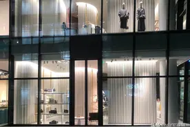 疫情倒逼奢侈品行业线上线下加速融合图片