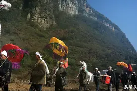 结婚路遇上抬丧的——我的堂嫂图片