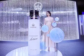 麦吉丽品牌代言人王丽坤优雅亮相麦吉丽品牌6周年云盛典现场图片