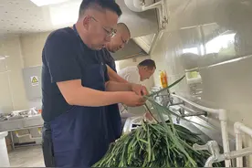 工作动态·安全生产｜加强食堂安全 关心职工生活图片