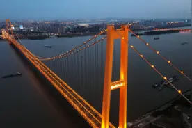 不设桥墩的大桥，杨泗港长江大桥到底有多牛？中国又是咋建成的？图片