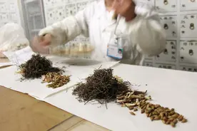 死亡率很高的“急性肝衰竭”，可由中草药引起，老百姓请慎用图片