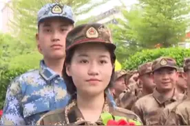 广西一22岁女主持人剪掉长发参军，人美心善，获得网友点赞图片