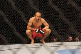 中国UFC第一人“草原狼”张铁泉，也是李景亮的师傅图片
