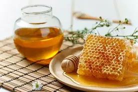 秋季养生：蜂蜜的喝法大有讲究！别喝错啦…...图片