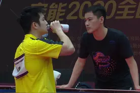 国乒一名有教练潜质的队员，客串场外指导，造成王艺迪逆转车晓曦图片