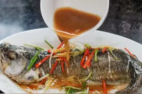 买鱼时，就算白送也别要这3种鱼，肉糙腥浓不新鲜，鱼贩子都不吃图片
