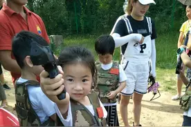 我是小小女士兵，英姿飒爽图片