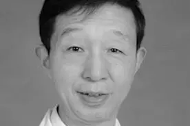 武汉中心医院又一医生因新冠肺炎去世，系退休返聘的眼科医生视频封面