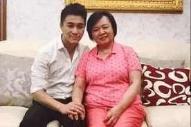 何猷君保姆曾中三千万彩票，暴富后仍不辞职，贴身照顾生病赌王图片