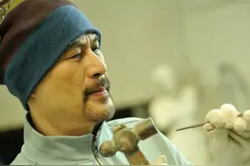 演了几十部3级片，一幅画卖80万，59岁的徐锦江现在怎么样了图片