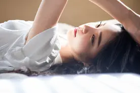 异性交往，女生有这些变化，明显是动心了图片