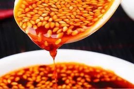 做辣椒油，牢记“5料4味2技巧”，做出的辣椒油红亮鲜香不发黑图片
