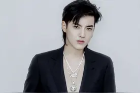 吴亦凡事件引起众怒，都美竹揭开“选妃”内幕，官媒出手彻底凉凉图片