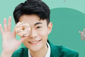 “吃鸡”哪款皮肤最酷？火箭少女烂大街，犄角“金龙鱼”套装火了图片