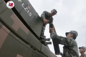央视披露：99A坦克发射125mm炮射导弹，105/100mm炮射导弹已入列图片
