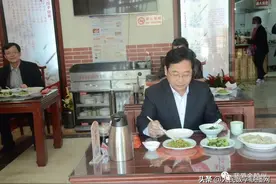 青岛胶州市开启“堂食模式” 副市长自掏腰包带头消费图片