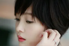 何杜娟尽显知性优雅气质 网友们觉得她演技如何欢迎评论留言关注!图片