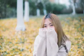 故事：明明是男神要分手，两年后重逢，他却空降成我上司追来表白图片