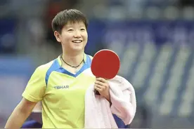 国乒小魔王太逗，孙颖莎许昕夺冠后对话曝光：别客气，请啥吃啥图片